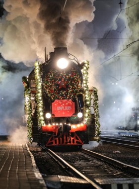 Дед Мороз приехал в Белгород на ретропоезде