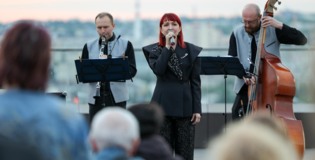 В Белгороде открыли сезон концертов на крыше