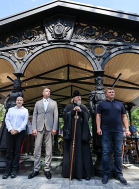 В Белгороде открыли необычную шахматную беседку