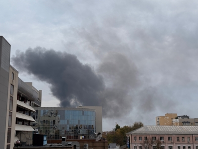 Над Белгородом поднимается огромный столб дыма