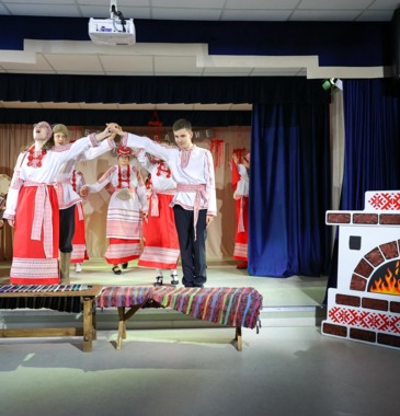 Не «особенные дети», а особенный вечер. В Белгороде «Синяя птица» показала «Белгородские потешки»