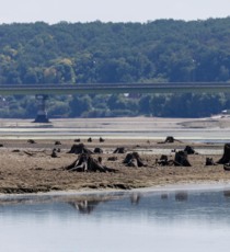 Фотограф запечатлел обмелевшее из-за атаки ВСУ Белгородское водохранилище