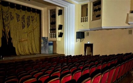 Антракт под сирену. Как актёры белгородского театра доиграли любовь под звуки ракетной опасности