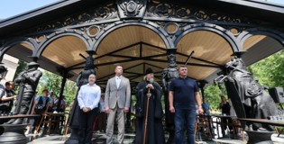 В Белгороде открыли необычную шахматную беседку