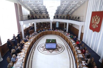 В белгородском клубе директоров «5 Плюс» обсудили, как подготовить и удержать школьные кадры