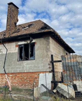 У белгородки после взрыва сгорел дом. Ей нужна помощь